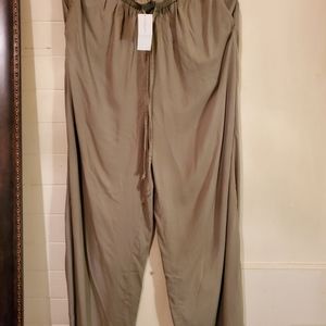 American eagle palazzo pants. BNWT small
